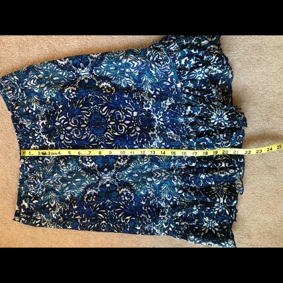 Cute skirt size small - Picture 6 of 6